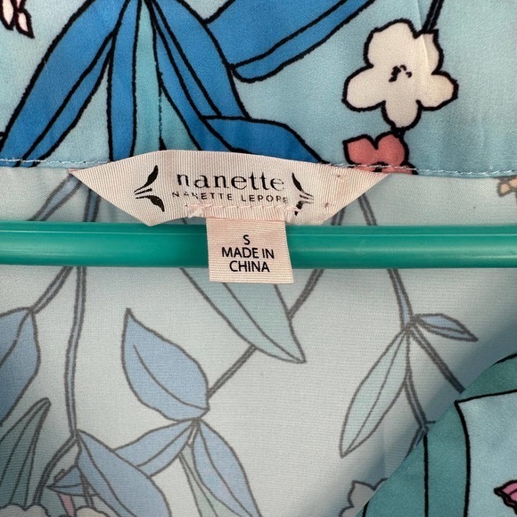 Nanette Nanette Lepore size small blouse pullover light blue floral - Picture 3 of 7
